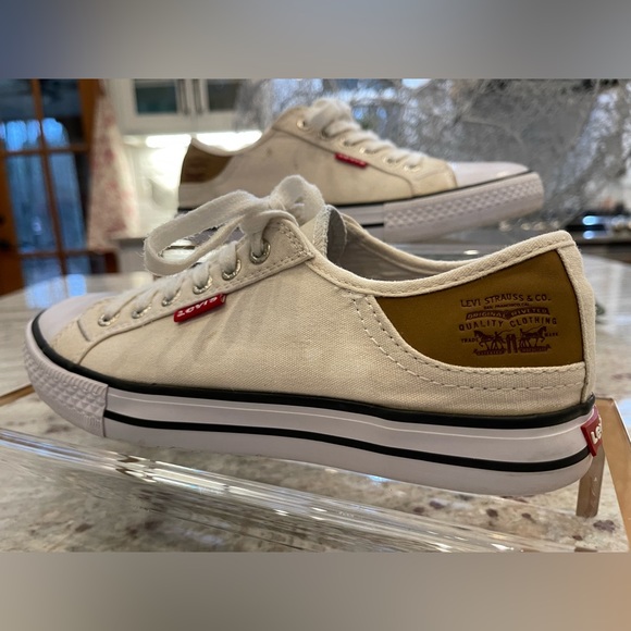Levis Women's Stan-Buck Sneakers Low-Top Shoes size 7.5 - Picture 1 of 7